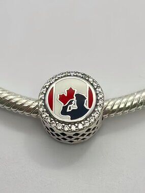 Pandora Salute Our Troops Canada Exclusive Charm